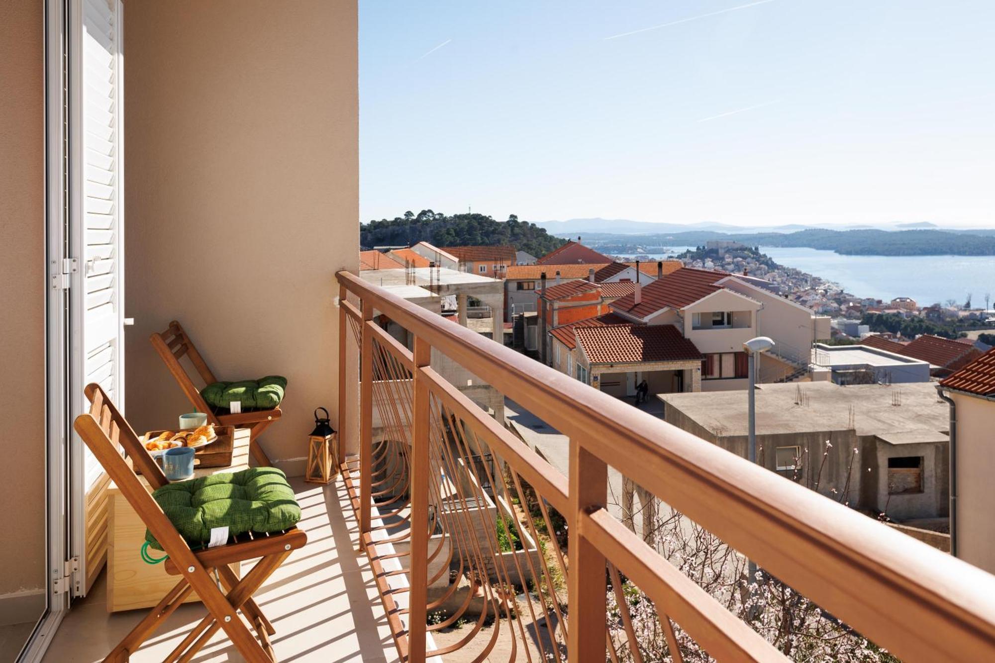 Summer Breeze Apartment - Quiet Place With A Spectacular View And A Garden 希贝尼克 外观 照片